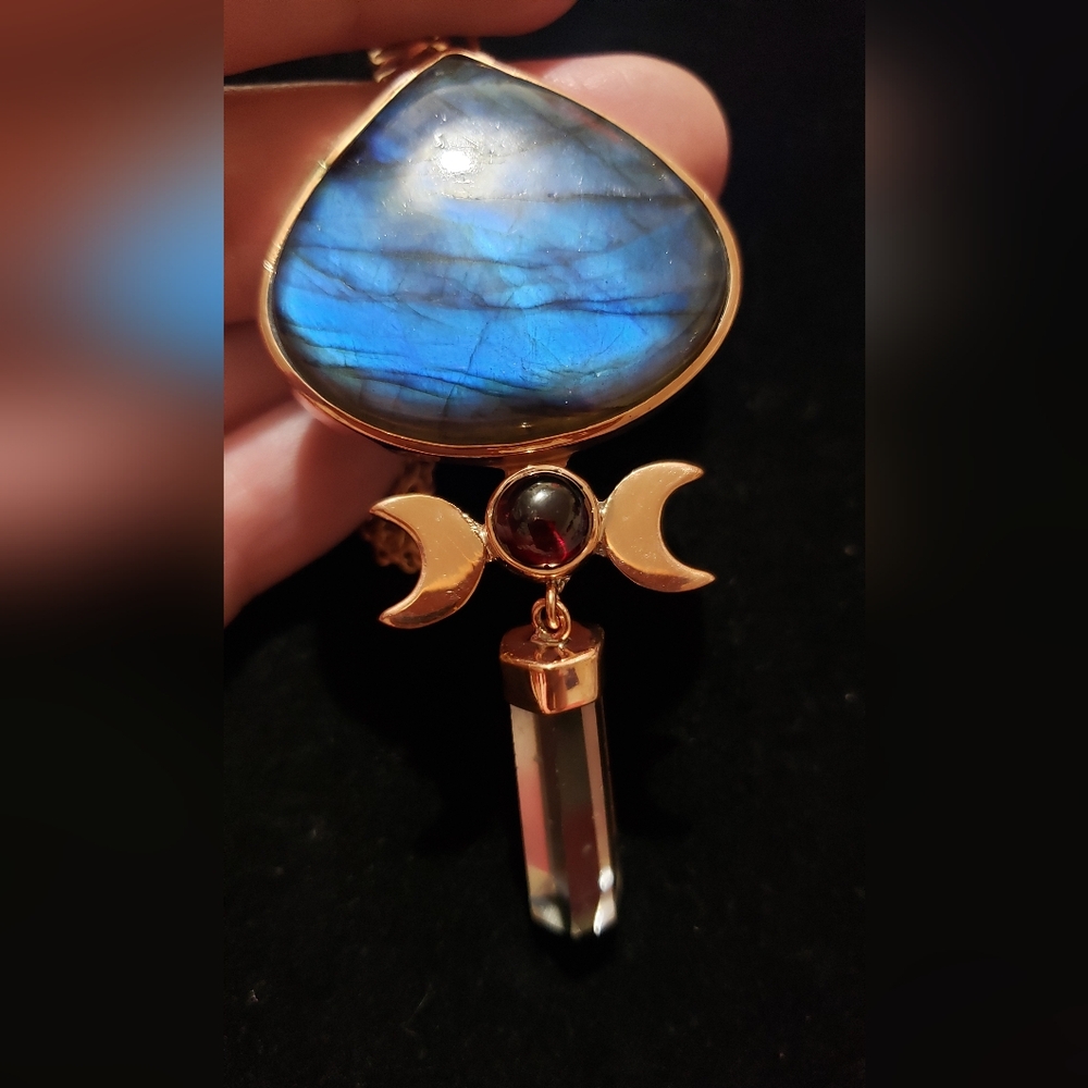 Blue Labradorite w/ Garnet & Quartz Point Copper Pendant Necklace